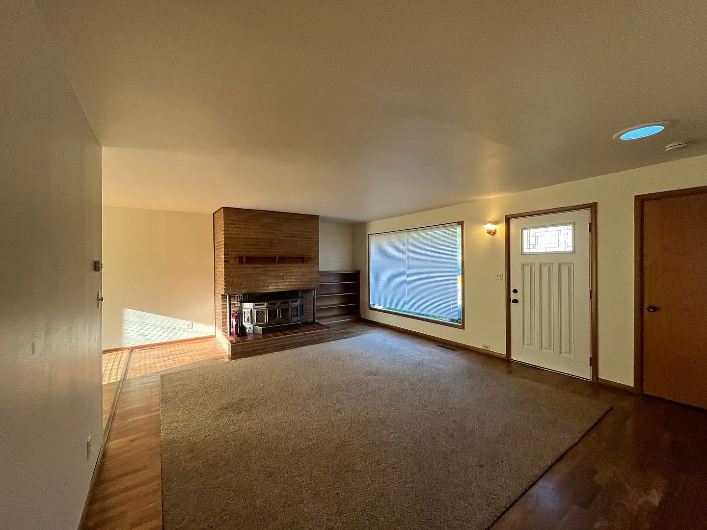 Classic Home located near Elizabeth park and in the Columbia Neighborhood — Photo 4