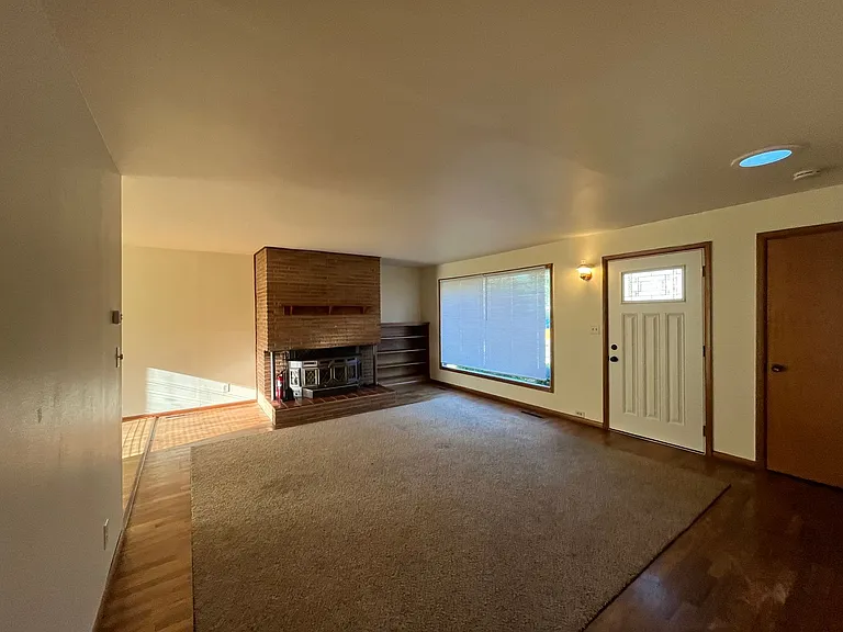 2310 Walnut St — Photo 3