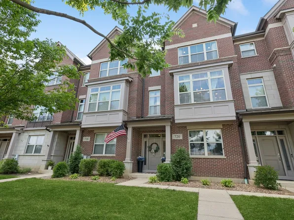 720 N Aspen Dr, Vernon Hills, IL 60061