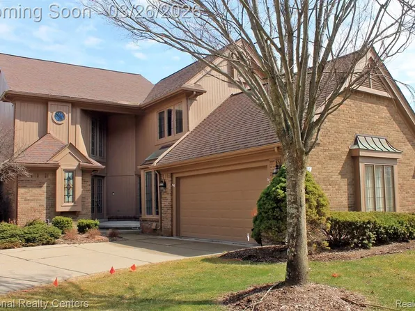 13756 Eaton Dr #16, Plymouth, MI 48170