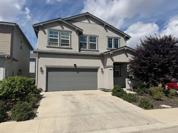 3033 N Creekside St, Visalia, CA 93291