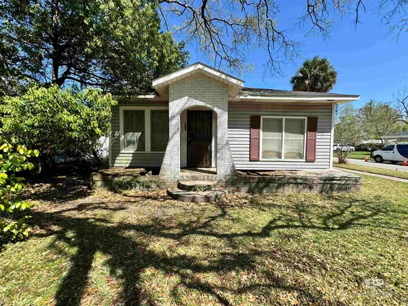 571 Glenwood St, Mobile, AL 36606