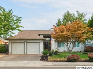 784 SE 6th St, Dundee, OR 97115