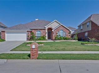 2212 Palmer Trl, Grand Prairie, TX 75052