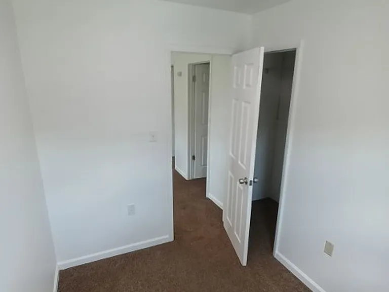 2044 Garrick Ave — Photo 22