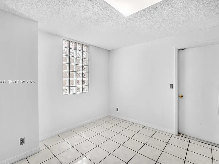 800 Sorrento Dr #2 — Photo 8