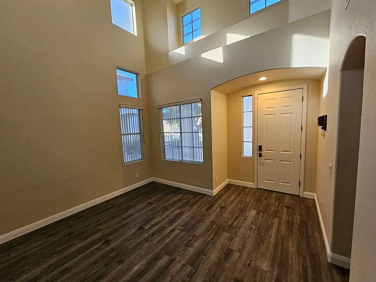 3520 Mountain Park St — Photo 3