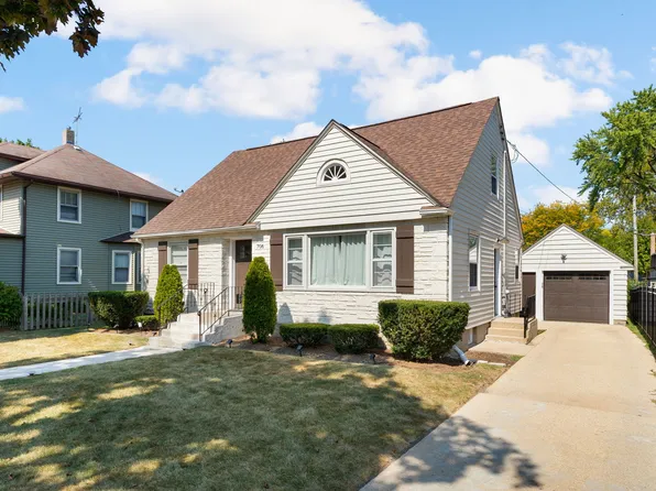 706 Geneva St, Dundee, IL 60118