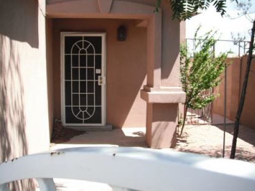 3rd image of 1300 Casa Roja Pl NW