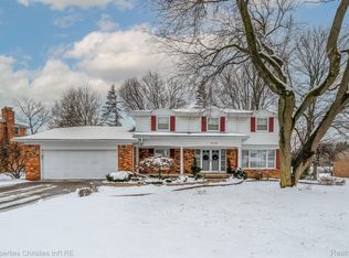 4050 Orchard Crest Dr, West Bloomfield, MI
