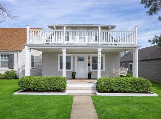 4809 Rainbow Blvd, Westwood Hills, KS 66205