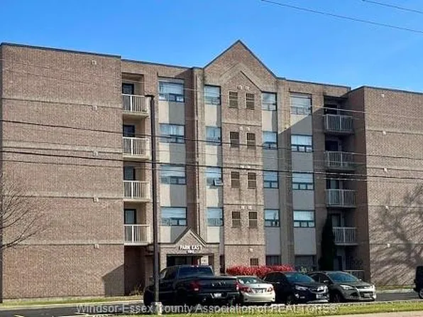 1160 Lauzon Rd #206, Windsor, ON N8S 4T1