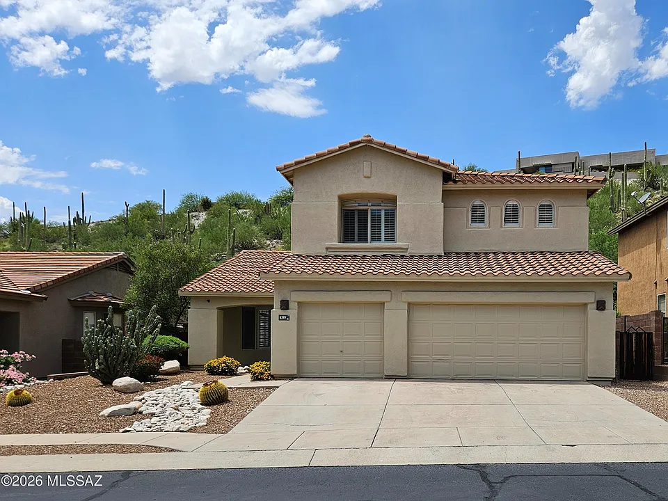 4389 N Sunset Cliff Dr