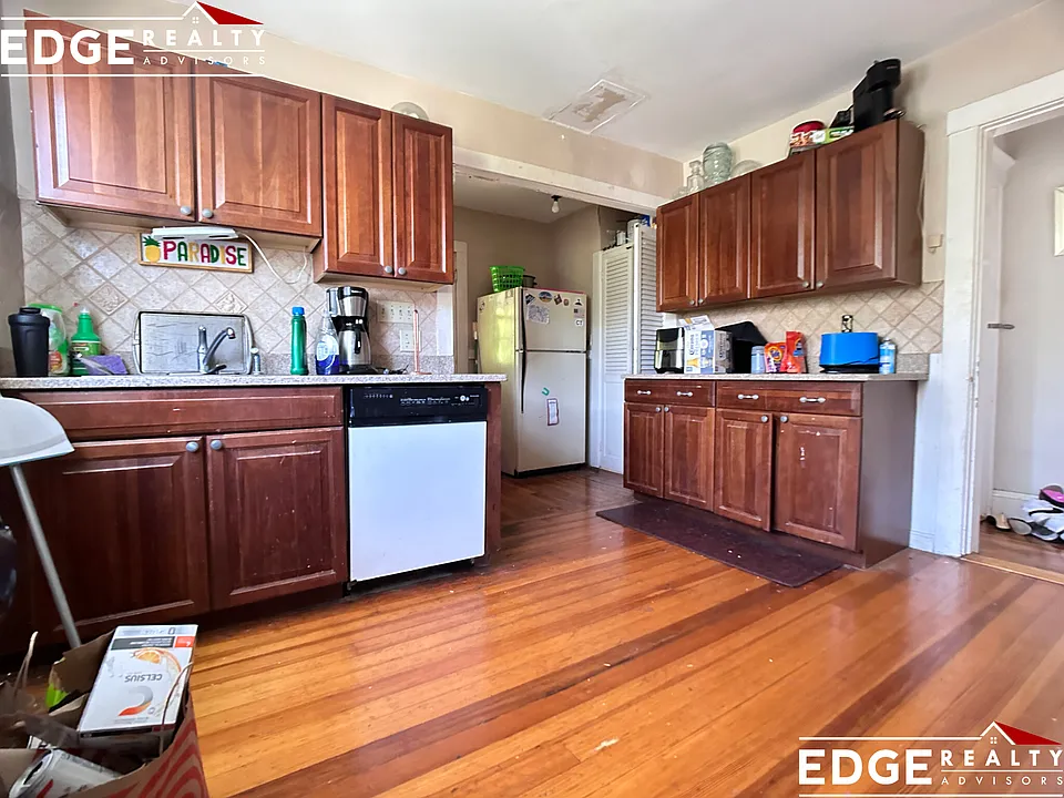 77 Hunnewell Ave #2