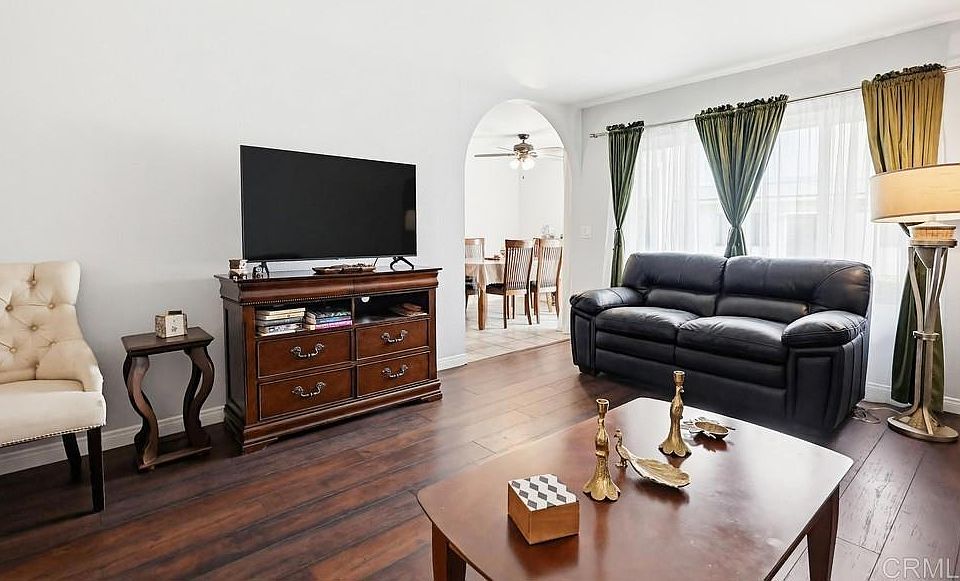 1st image of 285 Moss St Unit 32