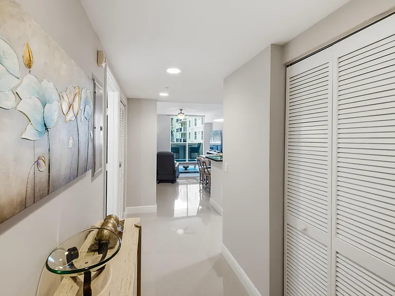 191 SE 20th Ave #210 — Photo 7