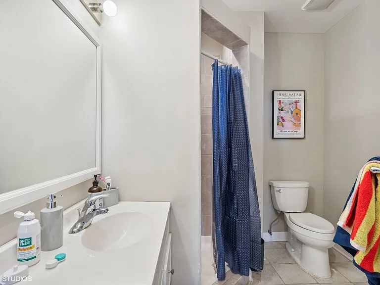 1156 W Grand Ave #301 — Photo 4