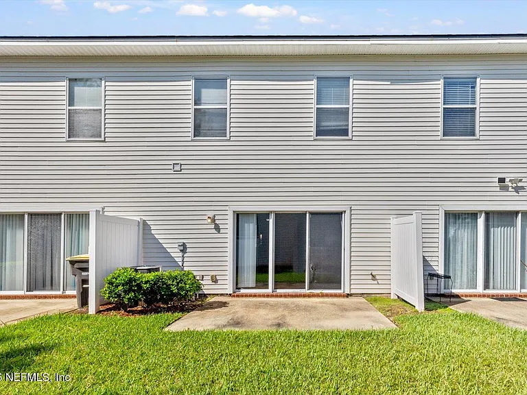 8618 Ribbon Falls Ln — Photo 19