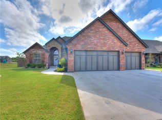 4516 Hidalgo Ave, Mustang, OK 73064