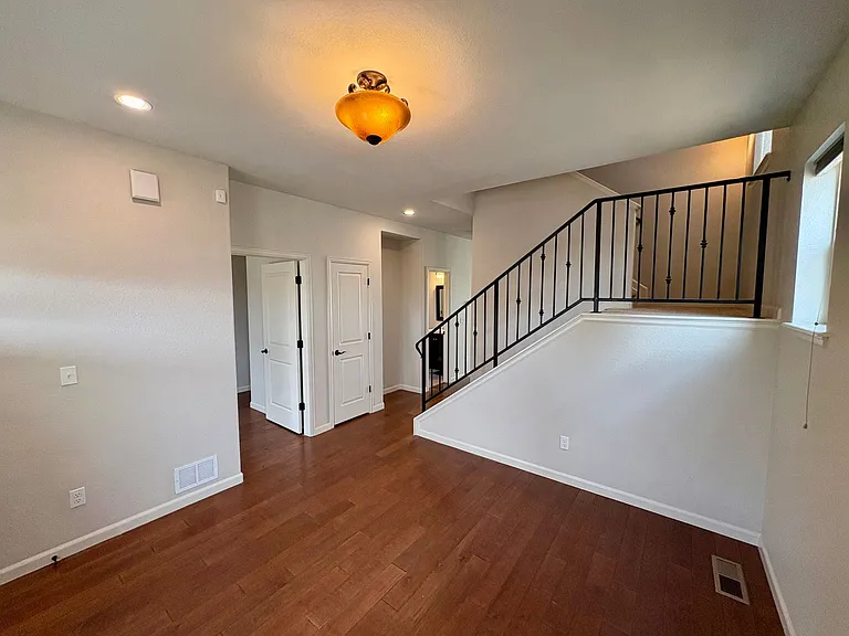 3489 Ash St — Photo 3
