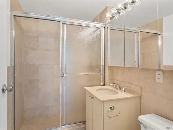 3625 Oxford Avenue image 8 of 12