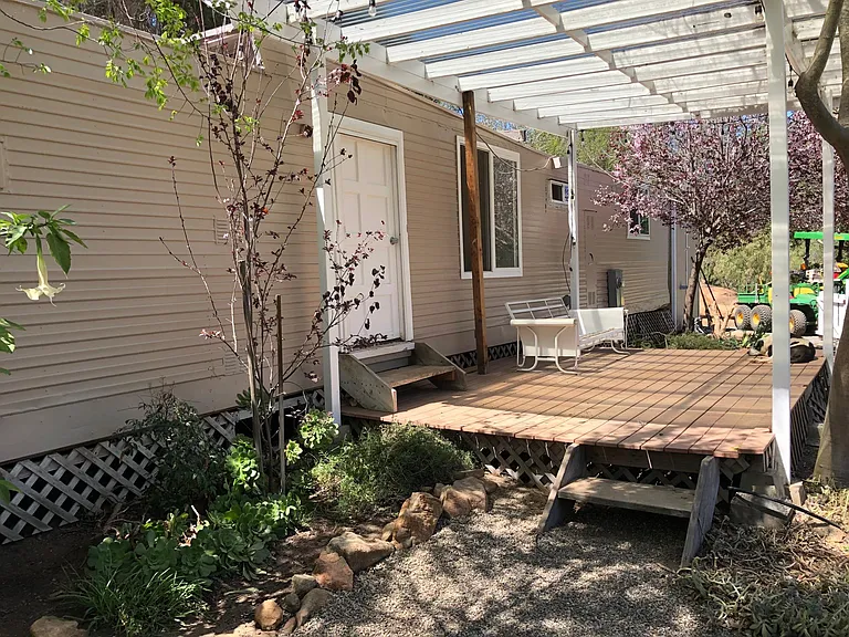 Lilac Rd — Photo 3