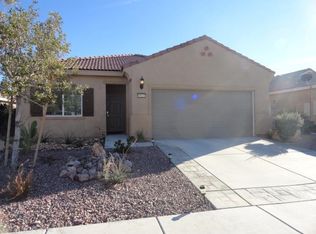 19427 Royal Oaks Rd, Apple Valley, CA 92308