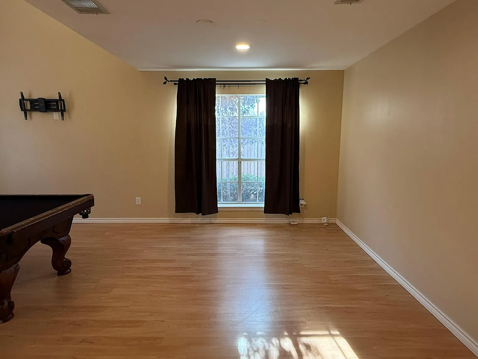 3 bed, 2.5 bath, 2128 sqft, $2,500 — Photo 3