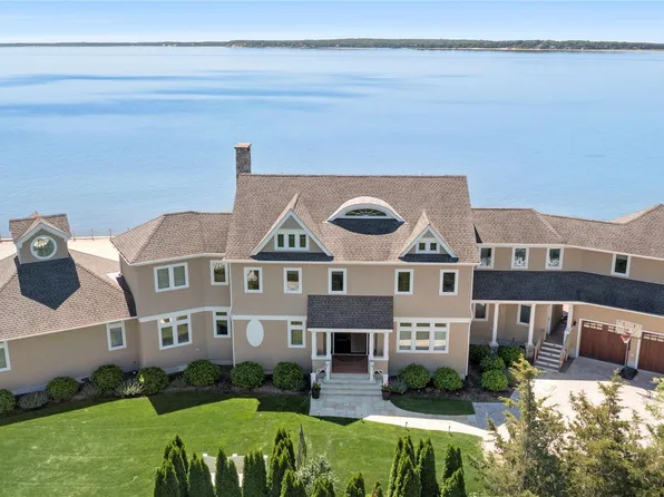 49 Dunlookin Lane, South Jamesport, NY 11970