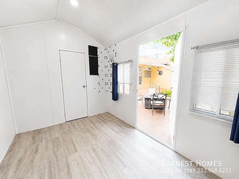 19022 Sylvan St — Photo 23