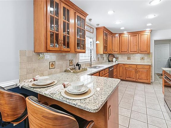 3rd image of 3208 Blue Ridge Ct