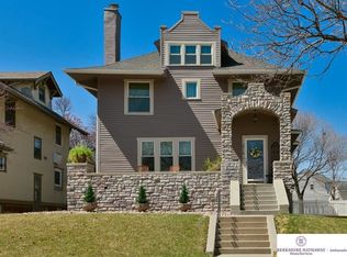 2310 Hanscom Blvd, Omaha, NE 68105