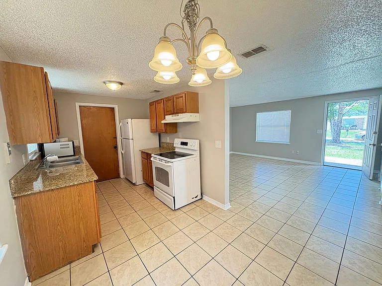 10930 Whitly Ct — Photo 18