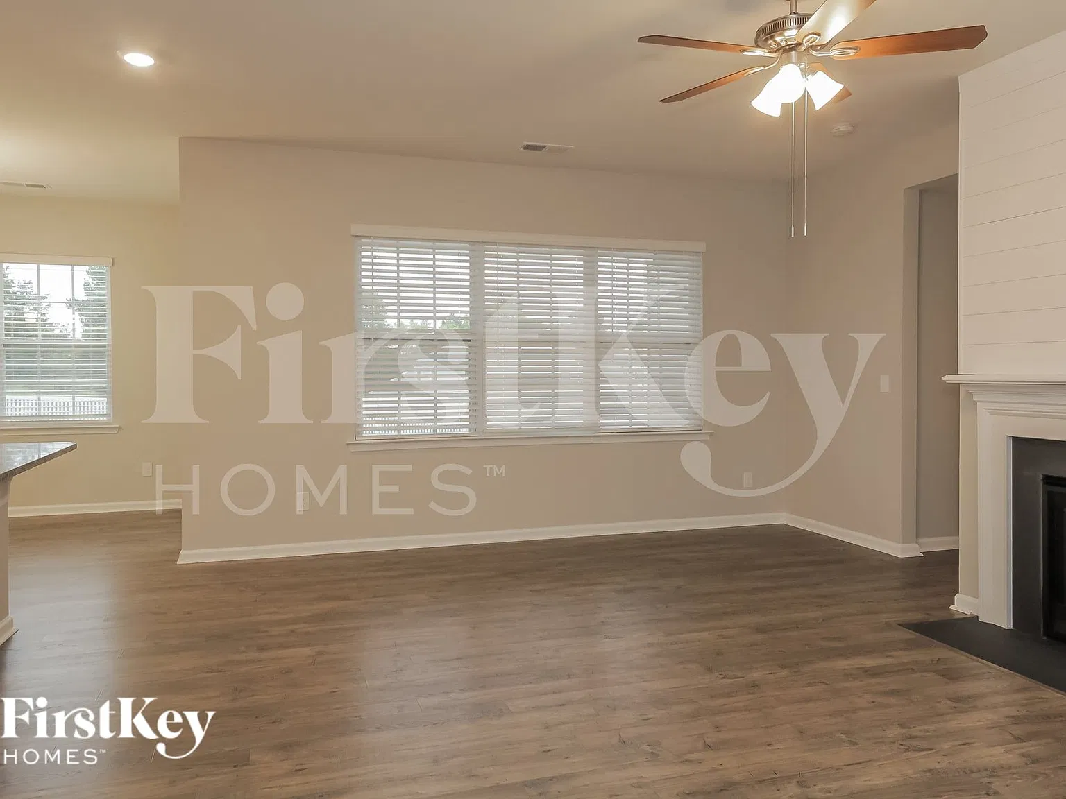 4 bed, 2.0 bath, 1892 sqft, $2,820 — Photo 4