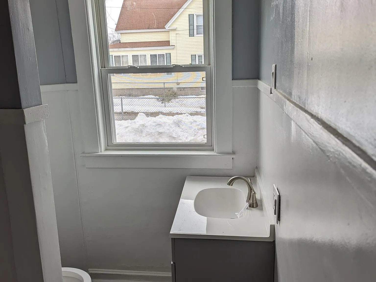 4 bed, 1.5 bath, 3340 sqft, $2,500 — Photo 4