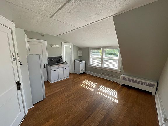 3rd image of 236 10th Ave NE APT 14