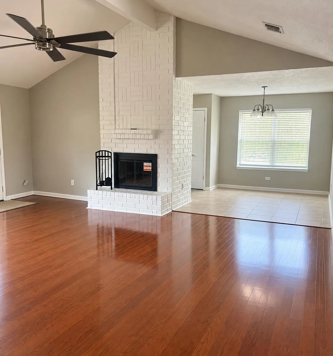 3 bed, 2.0 bath, 1397 sqft, $1,950 — Photo 2