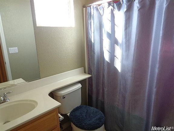 3rd image of 2031 Oak Branch Dr
