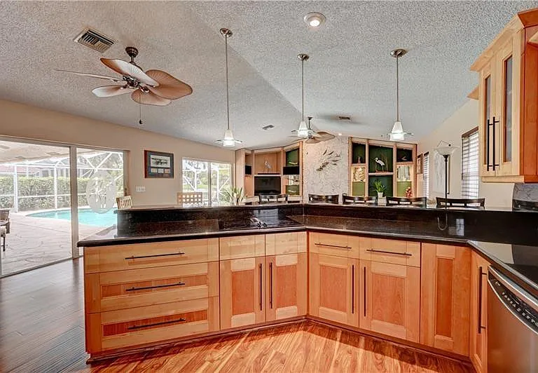 5088 NW 100th Ter — Photo 32