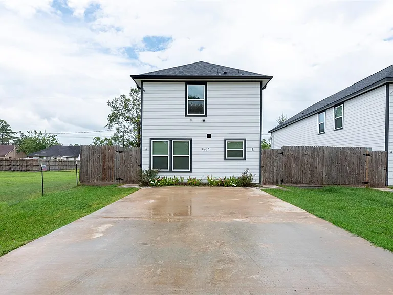 8635 Sunderland Rd — Photo 1