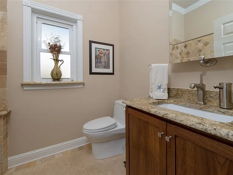 208 Somerset Ct — Photo 23