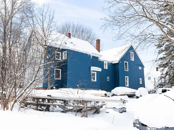 16 Kossuth Street, Bangor, ME 04401