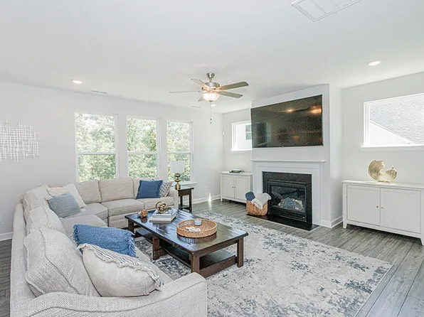 63 Morningside Ln, Angier, NC 27501