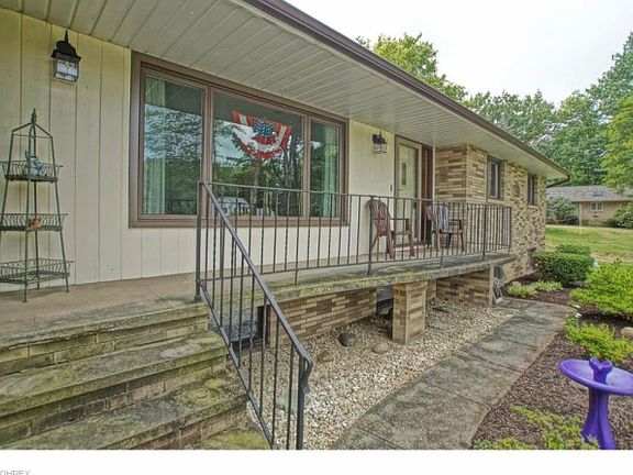 3rd image of 32470 Miller Ave