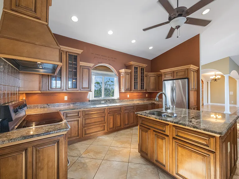 736 Pruitt Dr — Photo 33