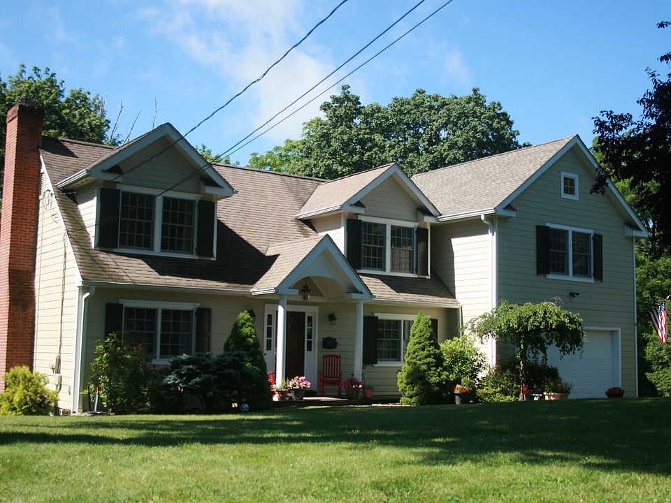 1st image of 14 Seneca Ln
