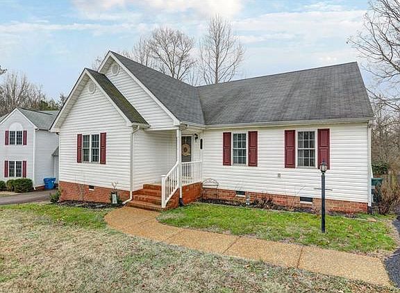 3rd image of 7977 Dominion Park Dr