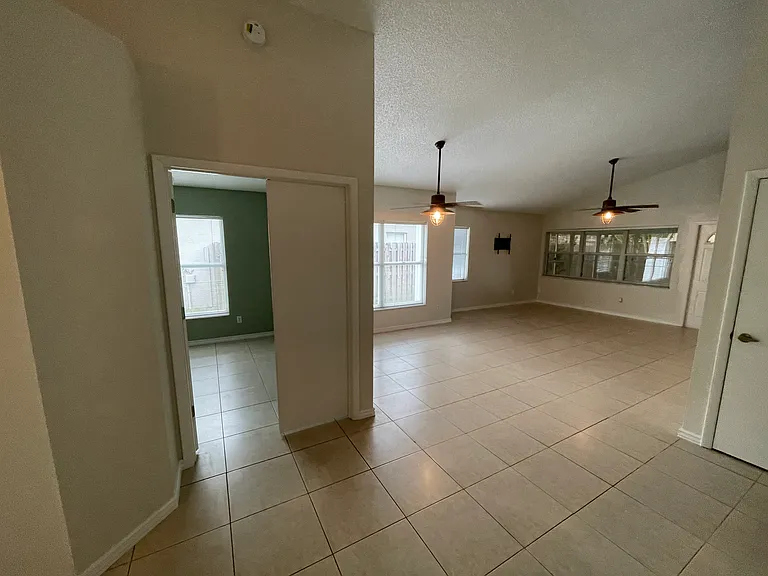 1307 Carpenter Branch Ct — Photo 9