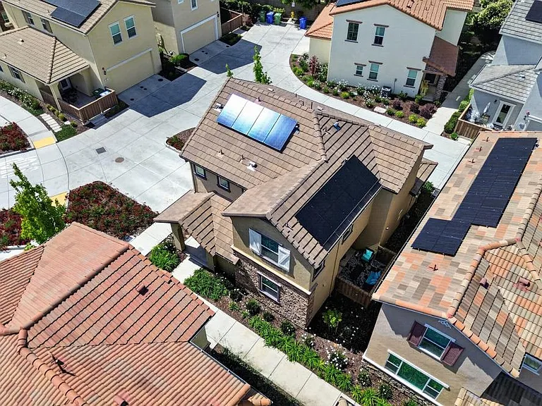 Posey St — Photo 1