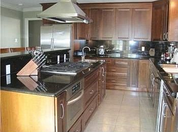 3rd image of 215 Metairie Ct